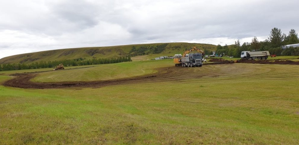 Vinna við gatnagerð 