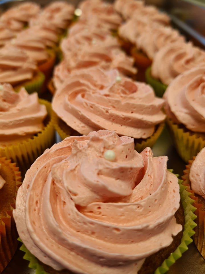 200 bleikar bollakökur í tilefni af bleikum degi