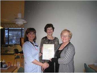 Vegleg gjöf afhent Kirkjuhvoli