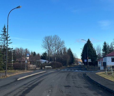 Göngustígar og lýsing á Hvolsvelli