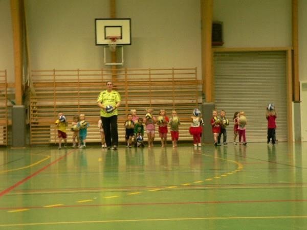 Íþróttaskólinn fellur niður í dag