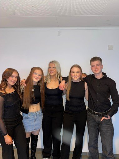 Tvisturinn áfram í Söngvakeppni