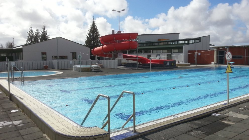 Kvenkynsstarfsmaður óskast í íþróttamiðstöðina