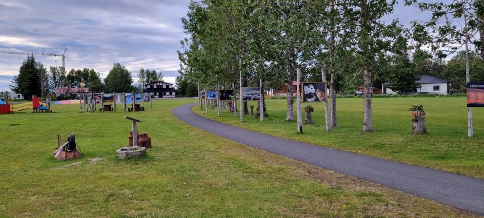 Árleg ljósmyndasýning opnuð á Miðbæjartúninu