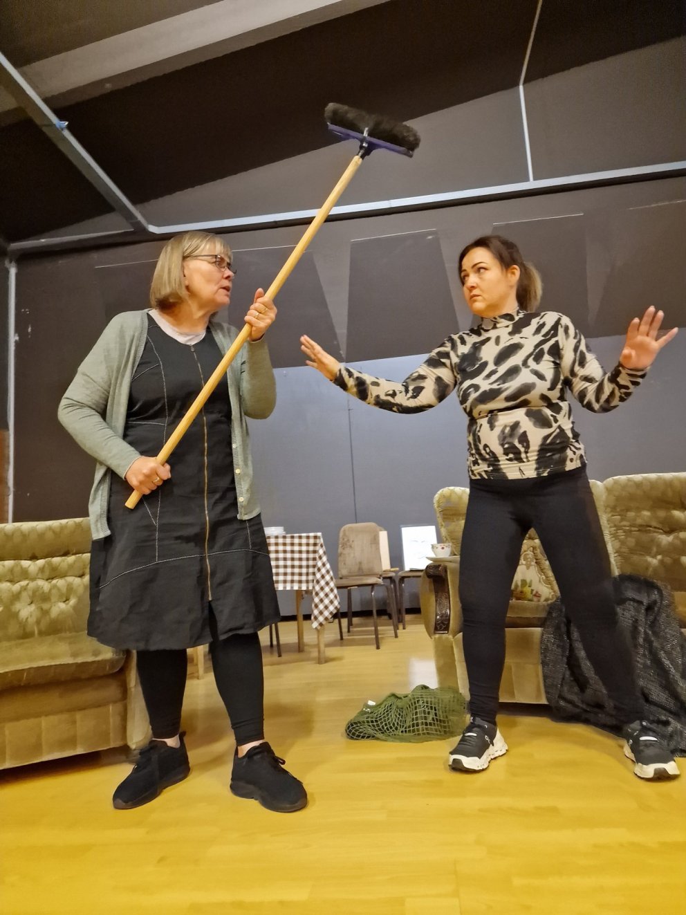 Sprenghlægilegur farsi æfður á Heimalandi