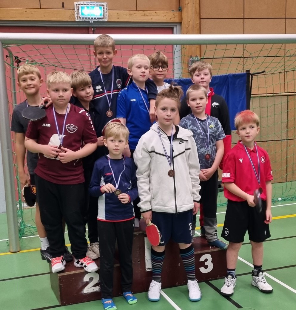 Yfir 60 keppendur tóku þátt í Aldursflokkamóti Dímon í borðtennis