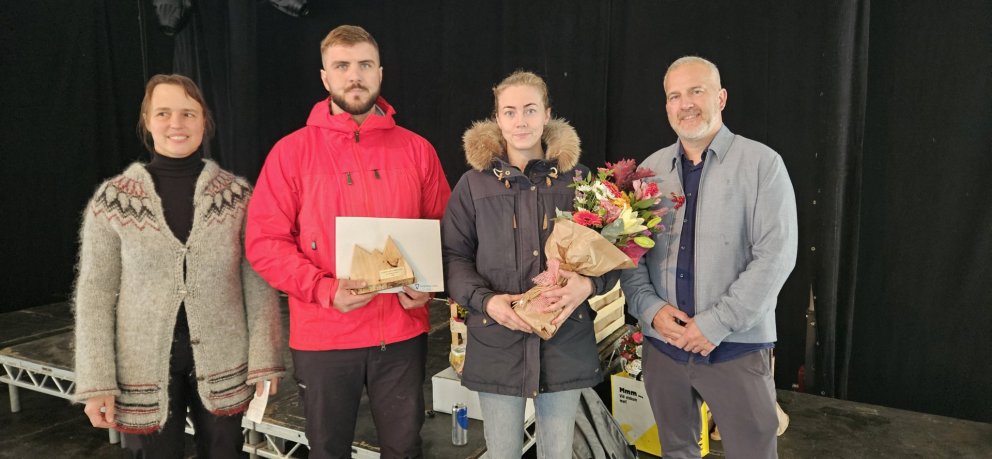 Samfélagsviðurkenning ársins 2024 fór til Ýmis, unglingadeildar Björgunarsveitarinnar Dagrenningar.