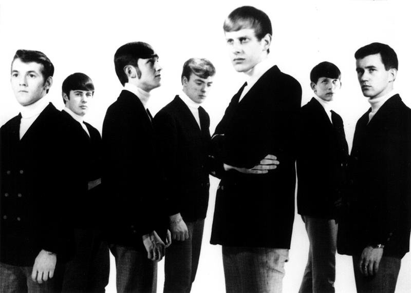 Ball með hljómsveitinni Dúmbó og Steina verður haldið í félagsheimilinu Hvoli 8.júní nk.