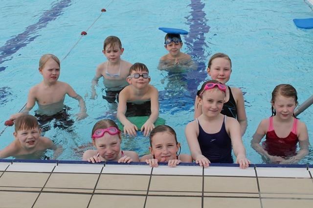 Búið að synda 25 km í Guðlaugssundinu