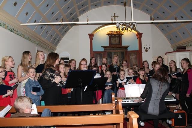 Barnakór Hvolsskóla í Krosskirkju.