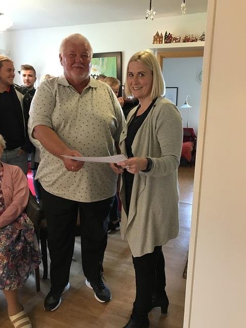 Kirkjuhvoll fær góða gjöf