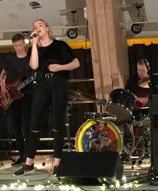 Frábær söngkeppni Tvistsins og Hvolsskóla