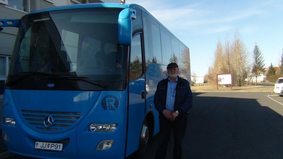 Helgi hefur fest kaup á nýrri 34 farþega rútu