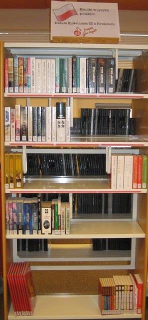 SS gefur pólskar bækur á Héraðsbókasafnið