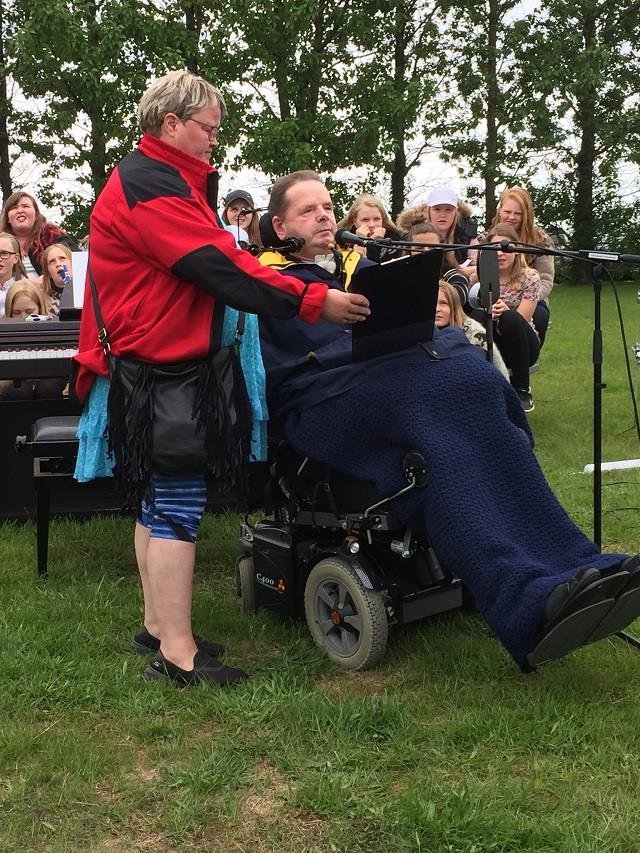 Útiljósmyndasýning 860+ á miðbæjartúninu