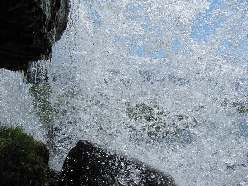 Lítill vatnsþrýsingur í Landeyjum