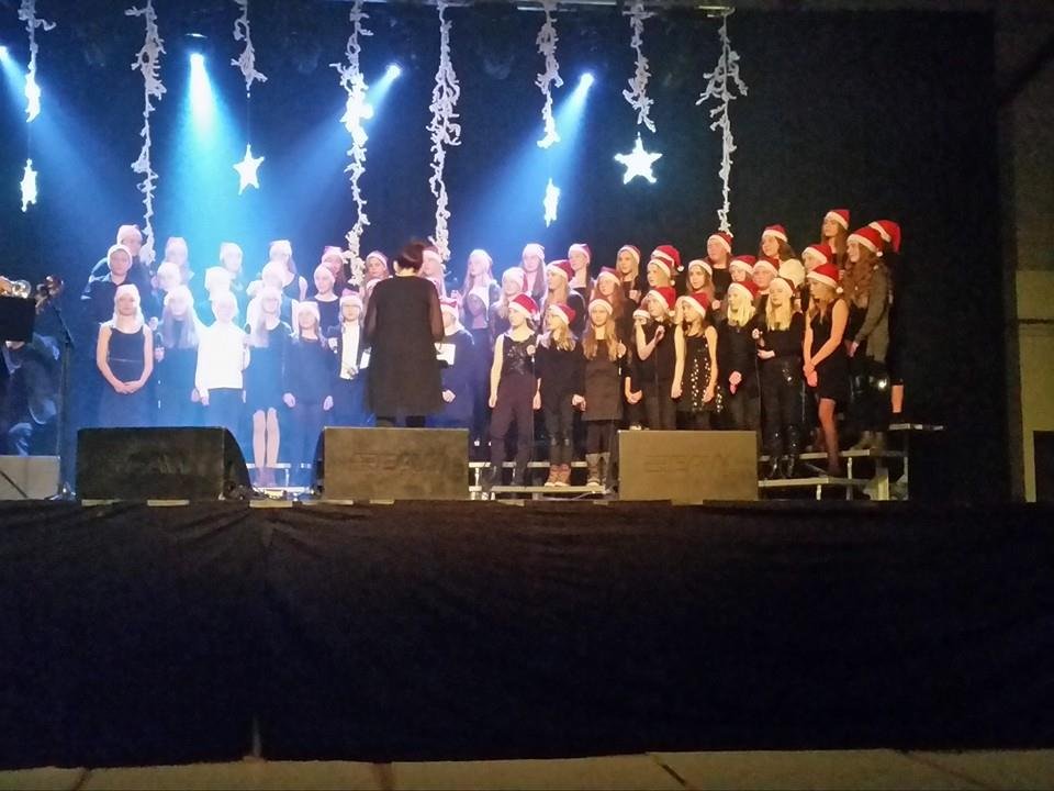 Kór Hvolsskóla á Hátíð í bæ á Selfossi