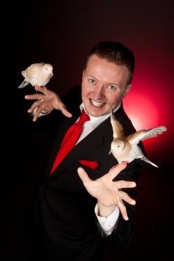 Töfrabrögð í Hvolnum í dag