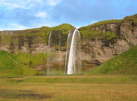 Átroðningur við Seljalandsfoss