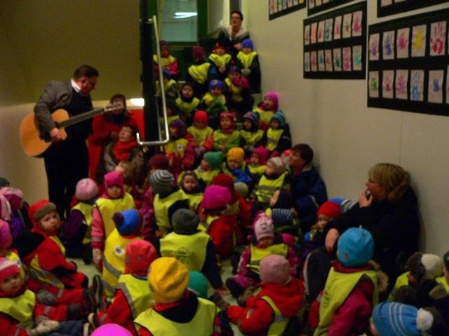 Leikskólinn Örk gefur sveitarfélaginu listaverk