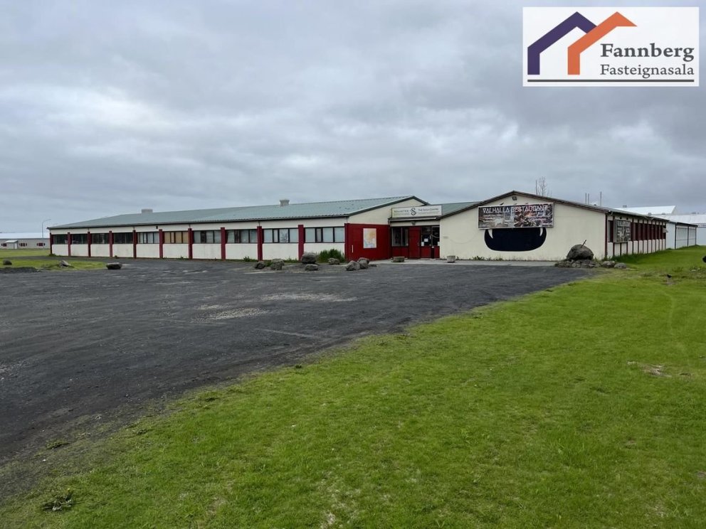 Til sölu 1118,5fm atvinnuhúsnæði að Hlíðarvegi 14