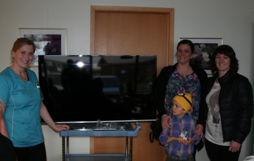 Kvenfélagið Bergþóra færði Kirkjuhvoli gjöf