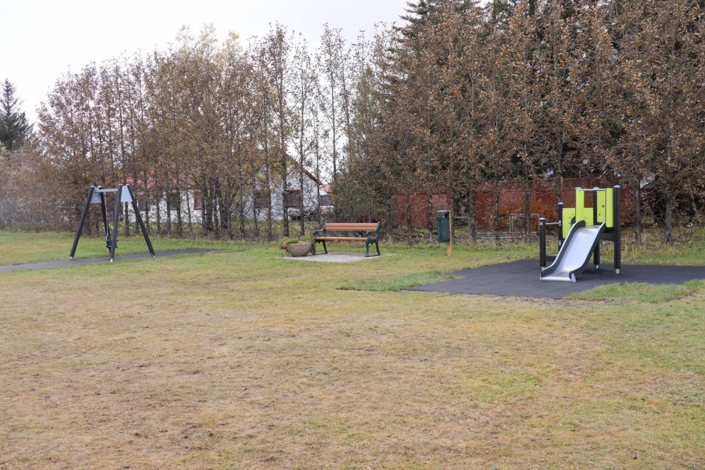 Kvenfélagið Eining gefur leiktæki á Gamla róló