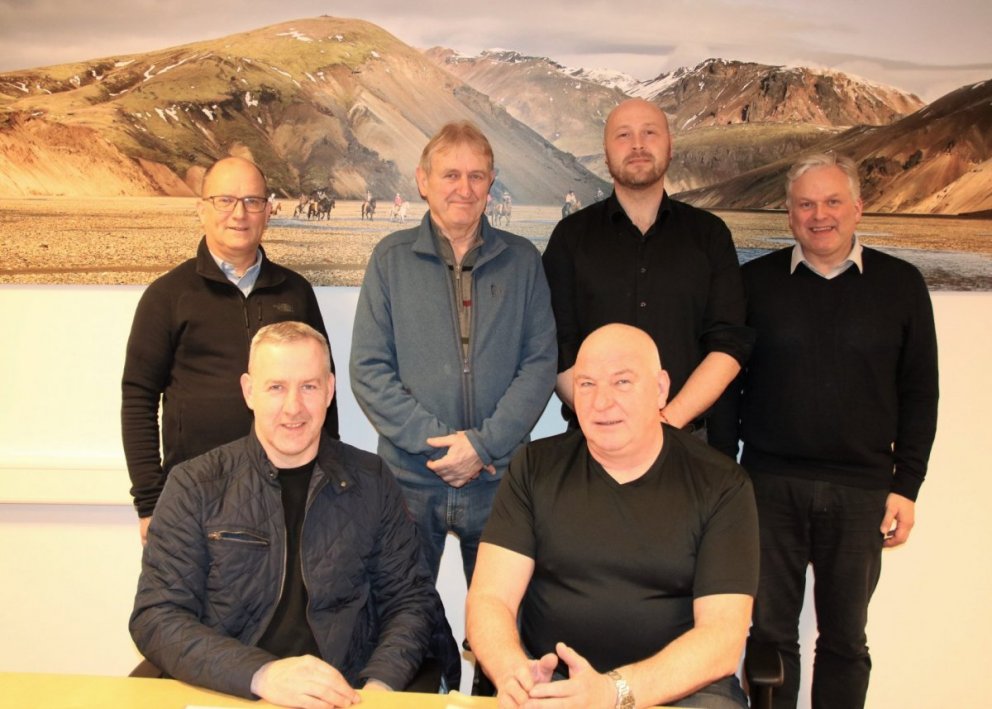 Á myndinni eru í aftari röð f.v. Valtýr Valtýsson, Guðmundur J. Gíslason, Anton Kári Halldórsson og &hellip;