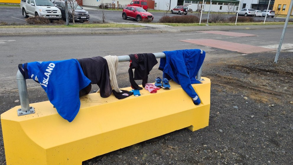 Óskilamunir við fótboltaæfingasvæðið