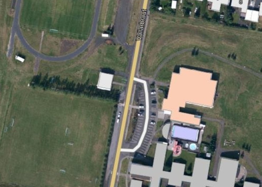 Vallarbraut lokað til móts við sundlaugina