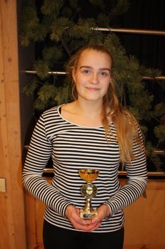 Sunna Lind Sigurjónsdóttir, nemandi í 10. bekk og sigurvegir ræðukeppni Hvolsskóla 2019.