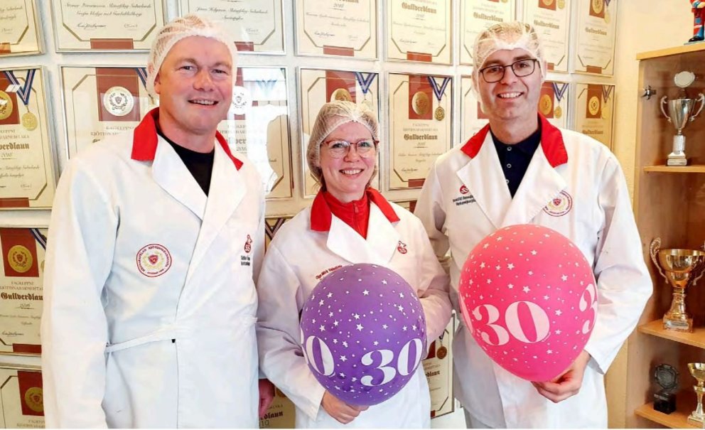 Oddur Árnason, fagmálsstjóri, Olga Mörk Árnadóttir, verksmiðjustjóri og Benedikt Benediktsson, framl&hellip;