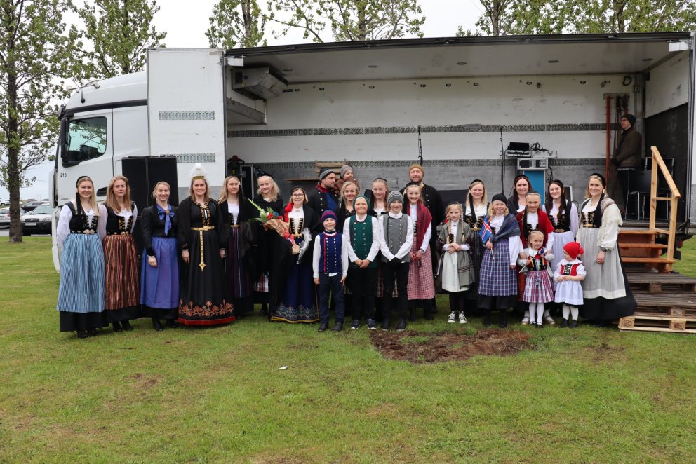 Þjóðbúningamessa á sumardaginn fyrsta