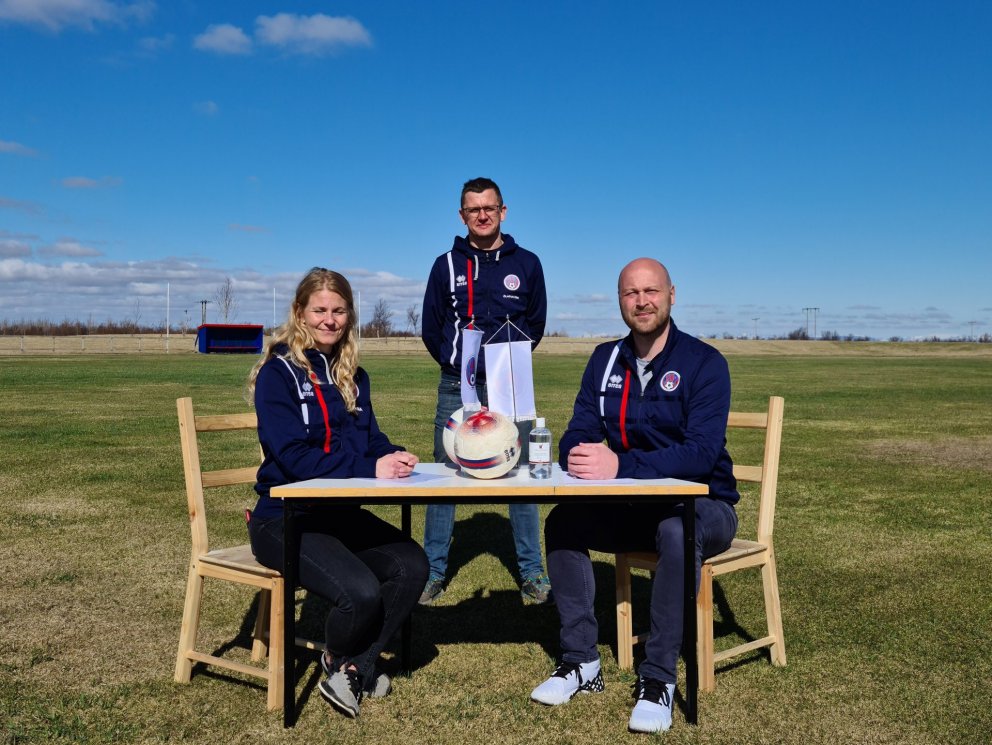 Frá vinstri, Tinna Erlingsdóttir formaður KFR, Ólafur Örn Oddsson íþrótta- og æskulýðsfulltrúi og An&hellip;